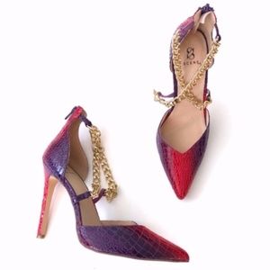 Scene Weaver Red Pointy Toe Heels Snake Print